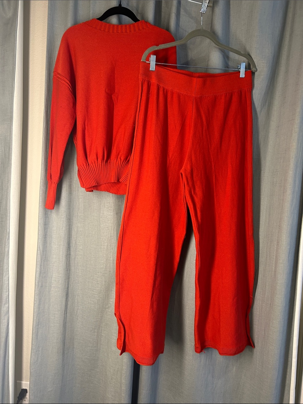 ME Makeover Essentials Bright Red Knit Cropped Wide-Leg Pants